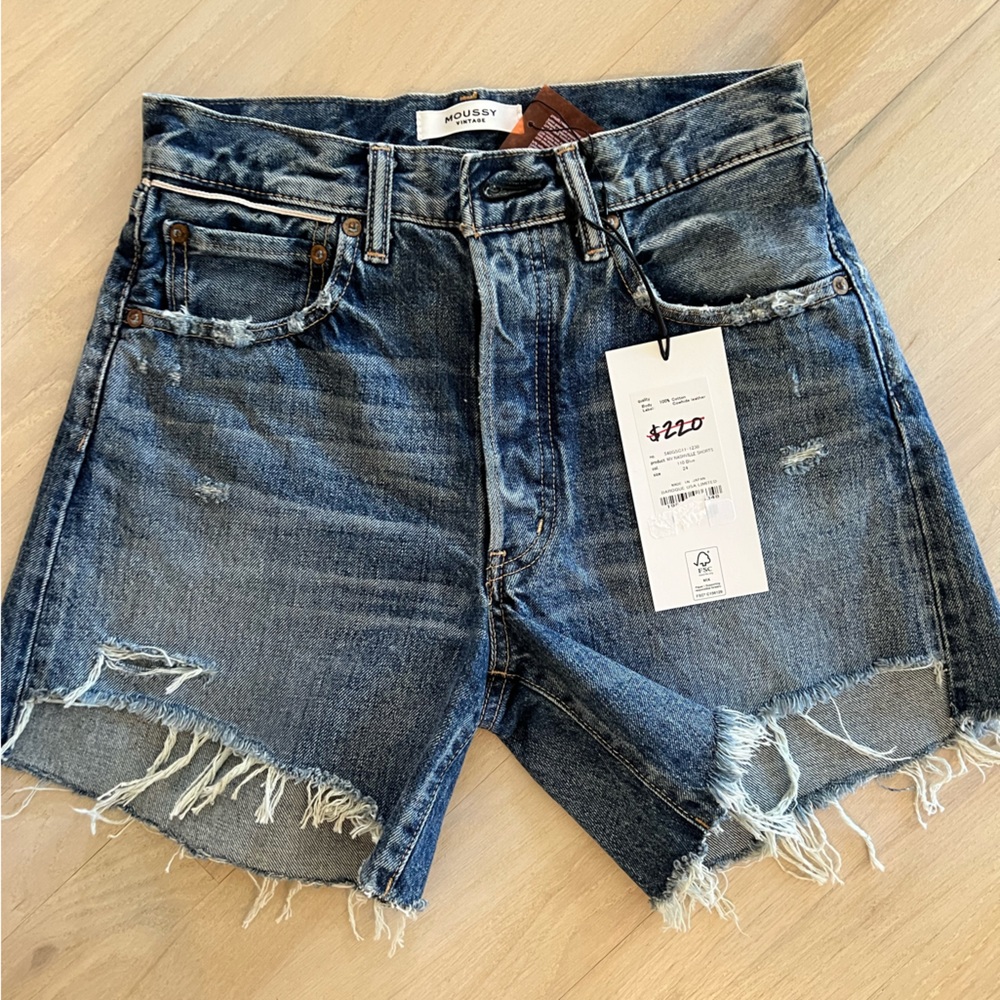 MOUSSY SHORTS